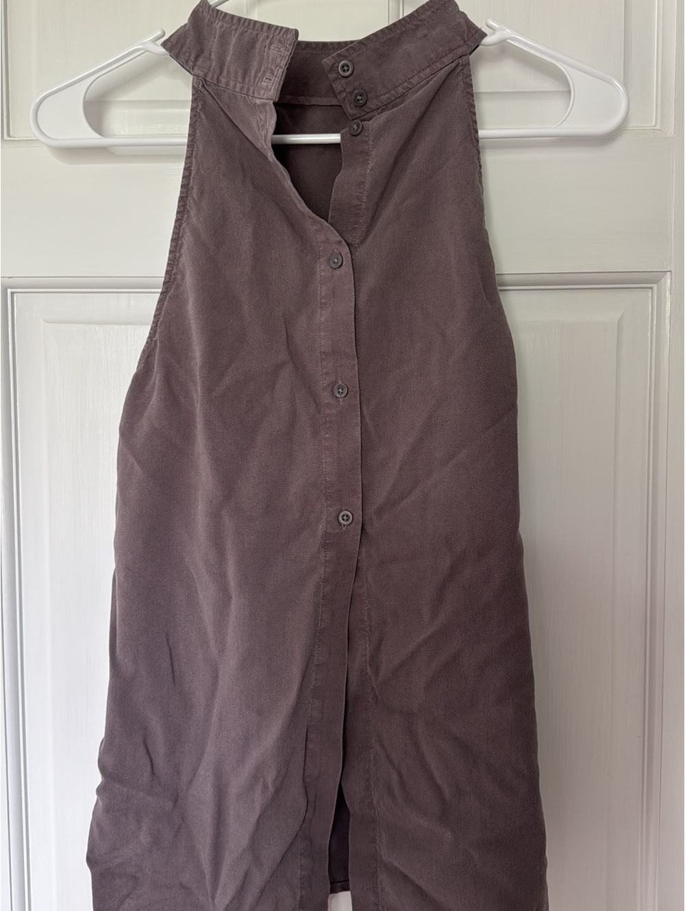 Anthropologie Cloth & stone Sleeveless Mock Neck Button Front Top — mauve